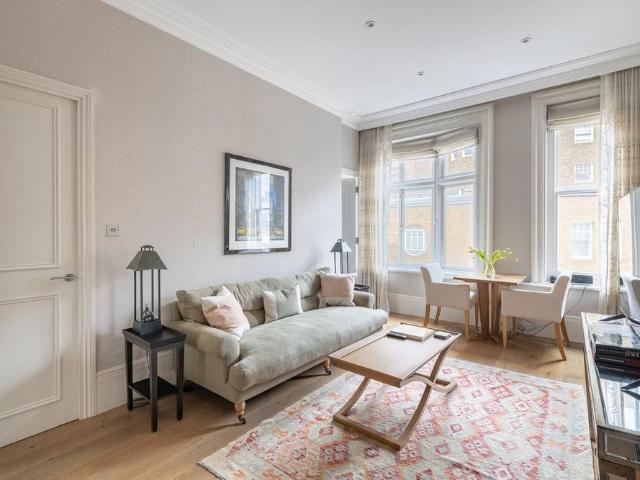 Apartment for rent in Chelsea, Greater London