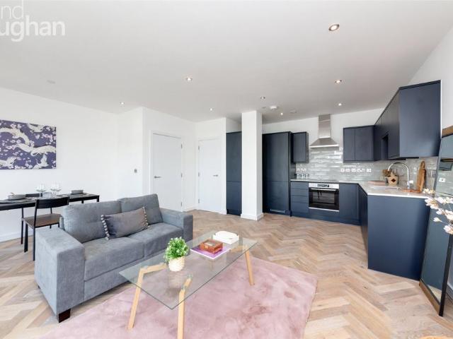 Flat for rent in Brunswick, Brighton & Hove