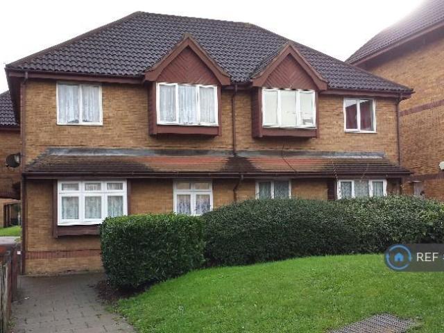 Flat for rent in Slade Green, Greater London