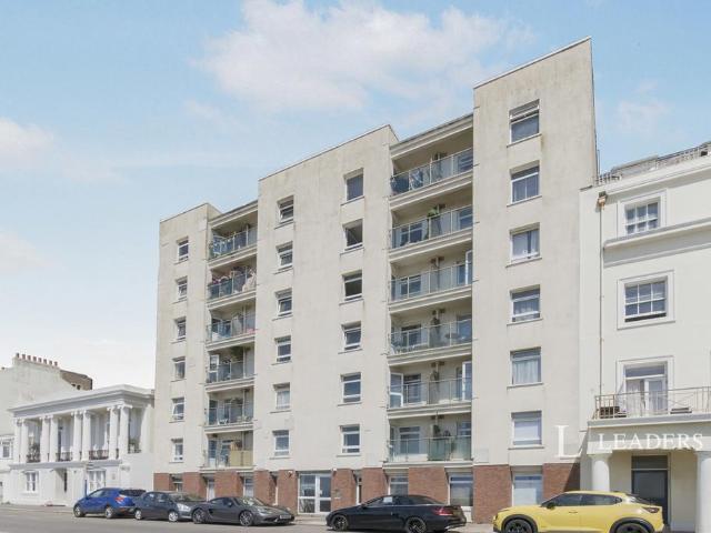 Flat for rent in West Marina, Guestling Green