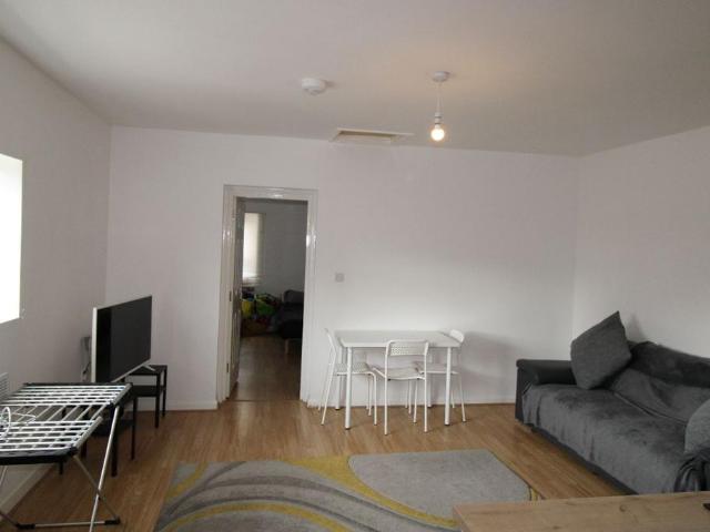 Flat for rent in Roselands, Eastbourne