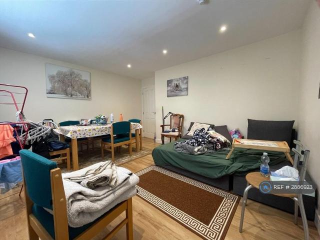 Flat for rent in Shinfield