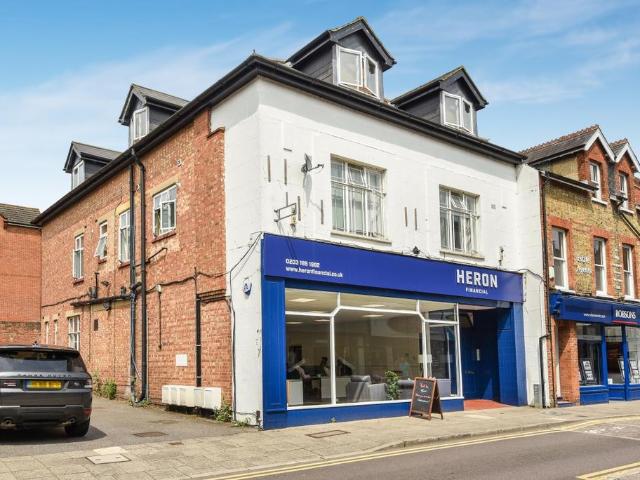 Flat for rent in Batchworth