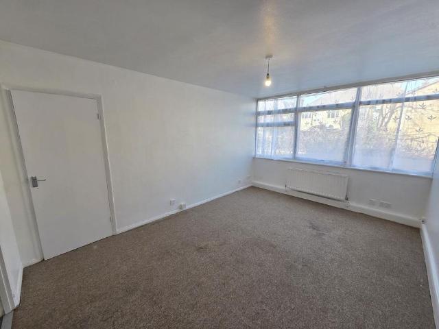 Apartment for rent in London Borough of Croydon, Thornton Heath