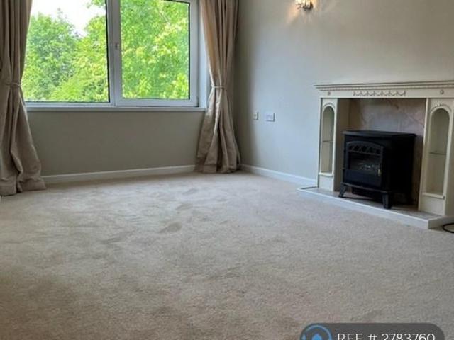 Apartment for rent in Horsell, Woking