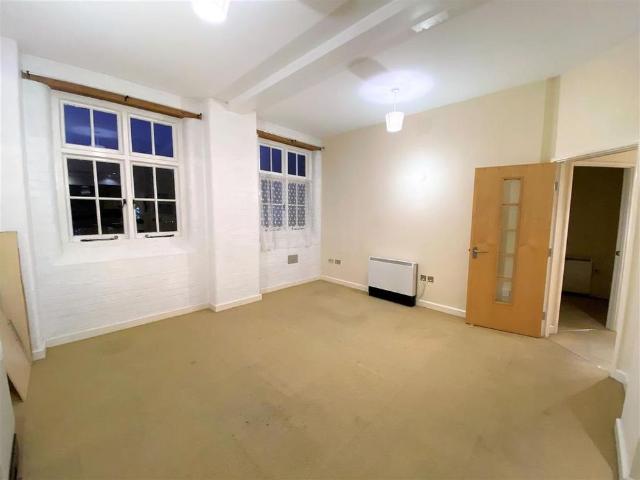 Apartment for rent in Beamhurst, Staffordshire