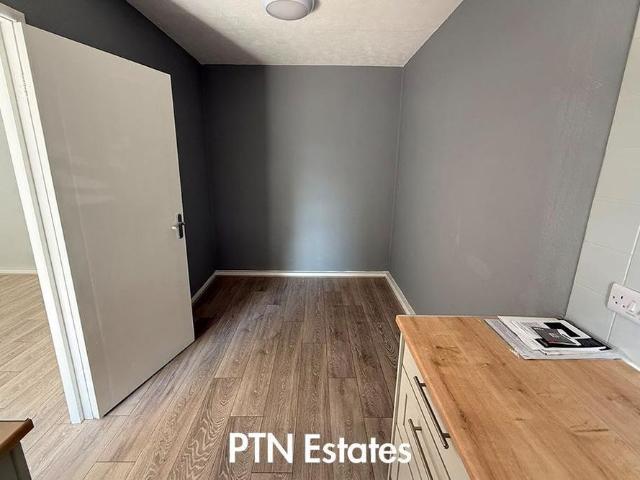 Apartment for rent in Woodside, Brierley Hill