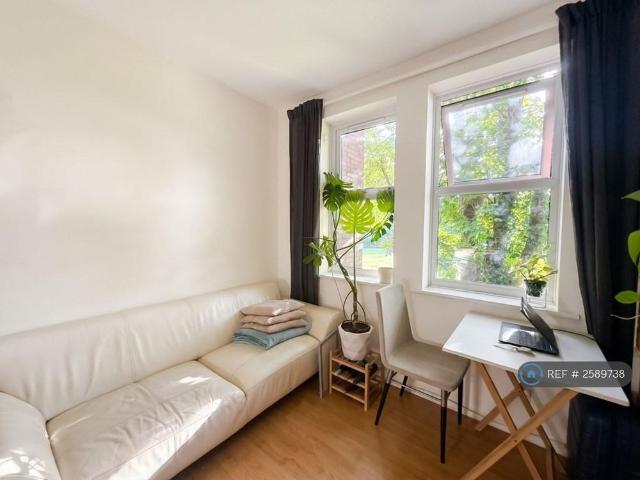 Apartment for rent in London Borough of Merton, Greater London
