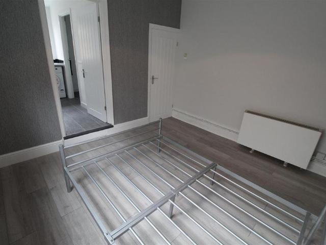Apartment for rent in Penylan, Falcon Lodge