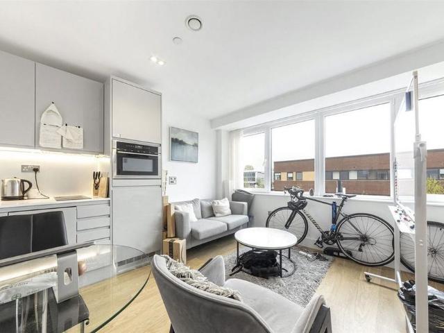 Apartment for rent in Batchworth, Hertfordshire
