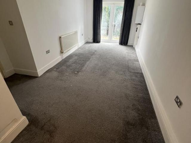 Apartment for rent in Gidea Park, Greater London