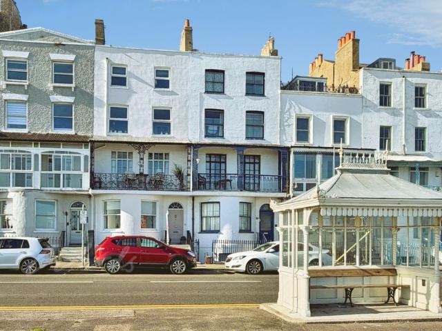 Apartment for rent in West Cliff, Acol
