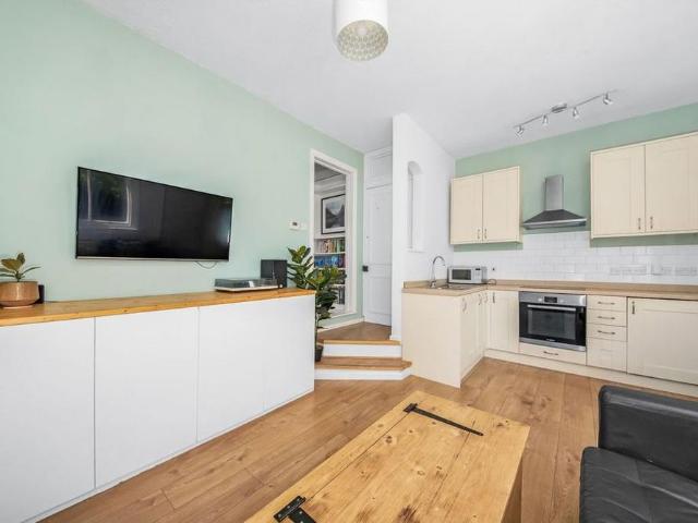 Apartment for rent in London Borough of Lewisham, Brockley