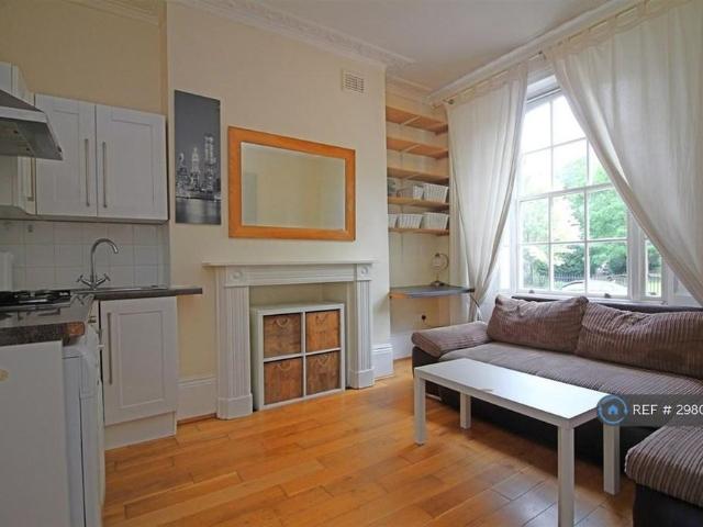 Apartment for rent in Mile End, Greater London