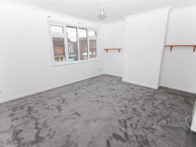 Apartment for rent in Perryfields, West Sussex