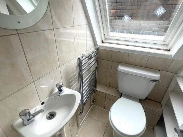 Apartment for rent in Little Stanmore, Greater London