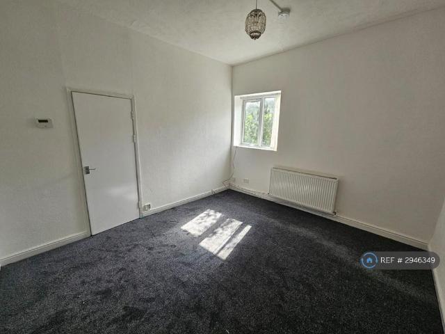 Flat for rent in Higher Broughton, Salford