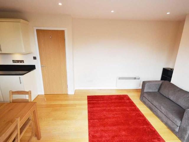 Apartment for rent in London Borough of Hounslow, Strand