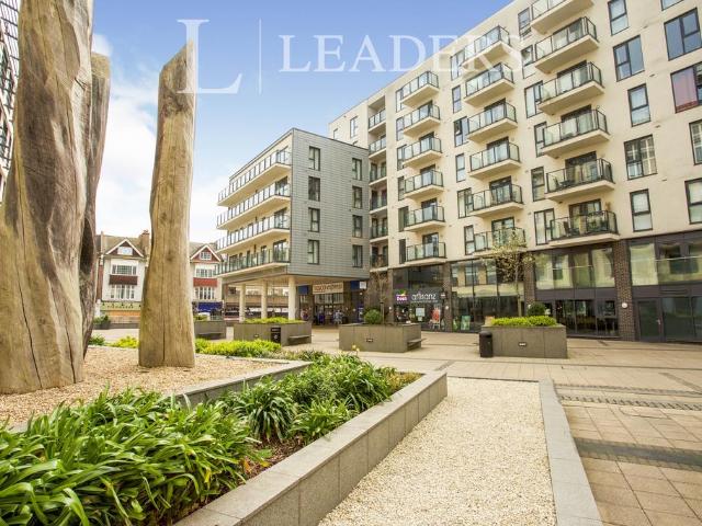Flat for rent in Horsell, Woking