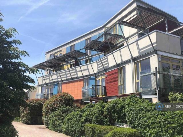 Flat for rent in East Greenwich, Greater London