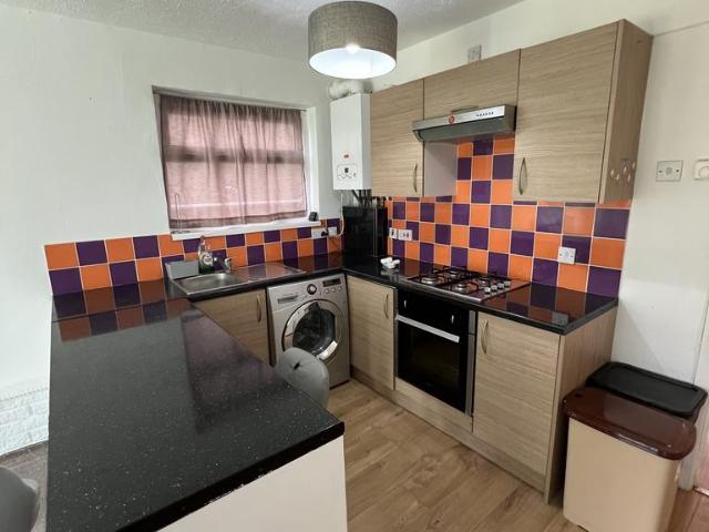 Flat for rent in Ilford, Seven Kings