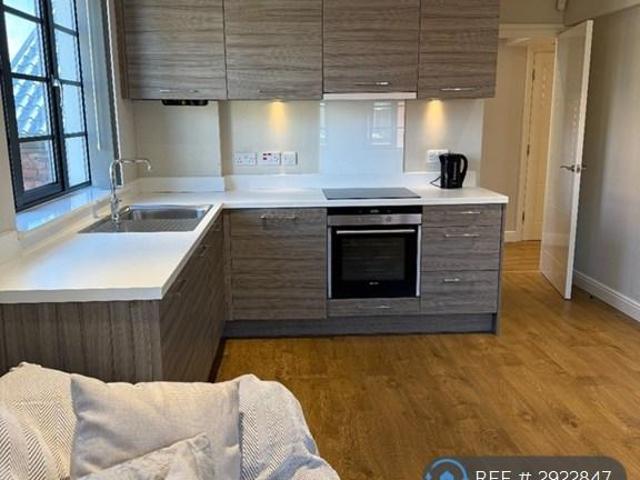 Flat for rent in Cheadle, Greater Manchester