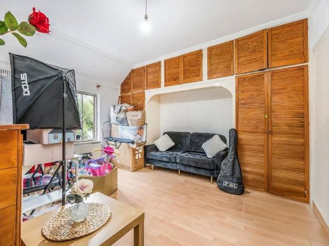 Apartment for rent in London Borough of Ealing, Greater London