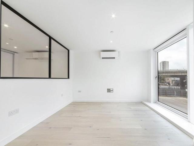 Apartment for rent in London Borough of Hounslow, Greater London