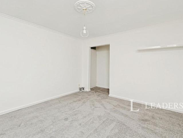 Apartment for rent in Shortlands, Greater London