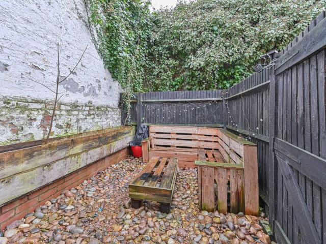Flat for rent in Herne Hill, Greater London