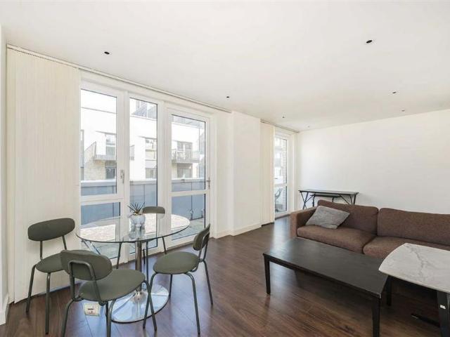 Apartment for rent in Woodberry Down, Stamford Hill