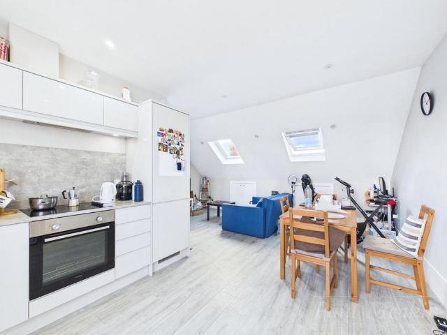 Apartment for rent in London Borough of Croydon, Selhurst