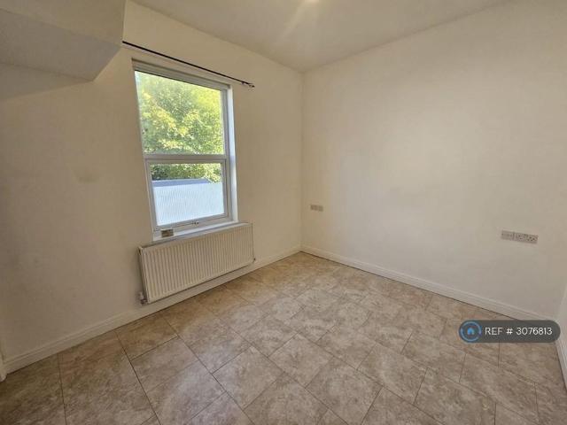 Apartment for rent in Crumpsall, Manchester