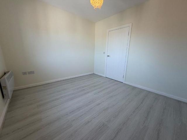 Apartment for rent in Gorseinon, Wales