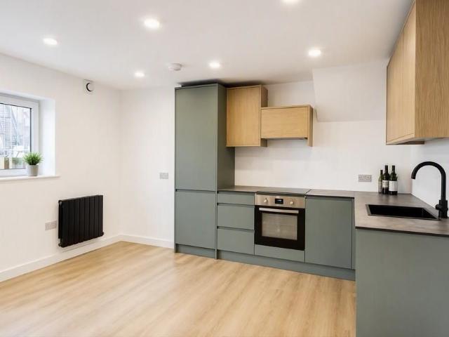 Apartment for rent in Brook Street, Bourne Vale