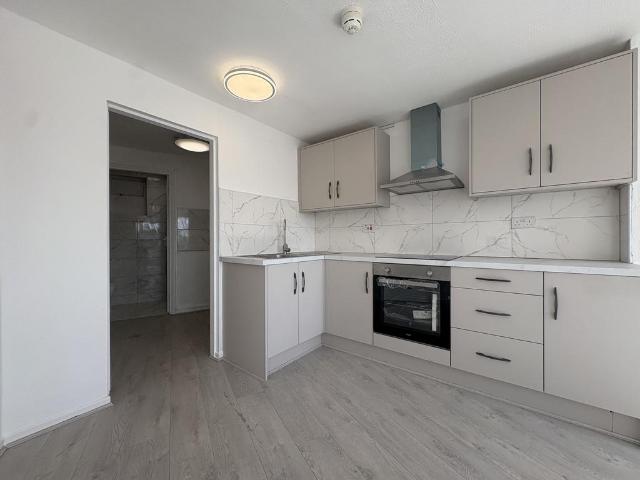 Flat for rent in Kingshurst, West Midlands