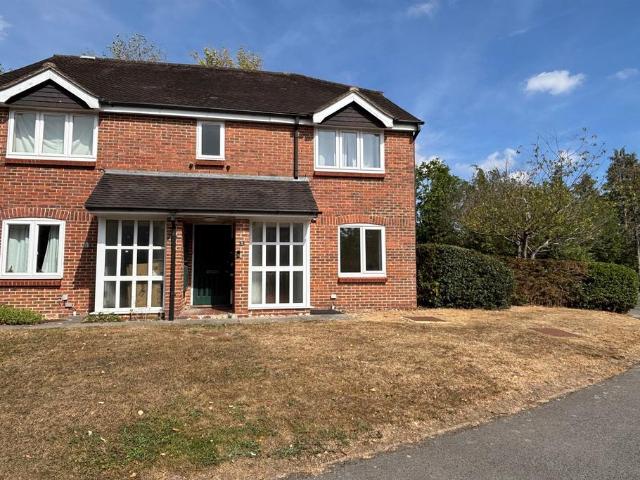 Flat for rent in Littlecote, West Sussex