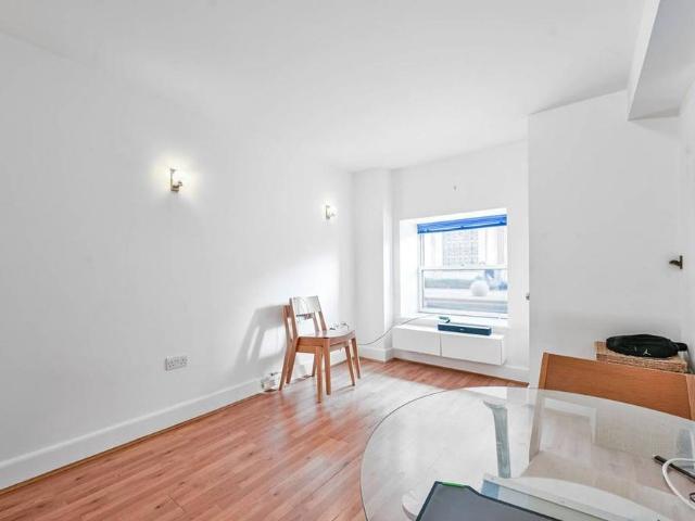 Apartment for rent in Glyndon, Shooters Hill