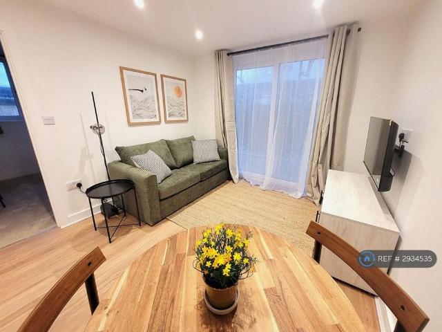 Apartment for rent in Highertown, Penweathers