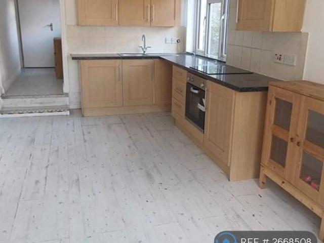 Apartment for rent in Brompton, Gillingham