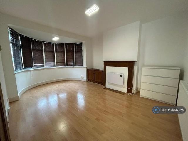 Apartment for rent in London Borough of Barnet, Greater London