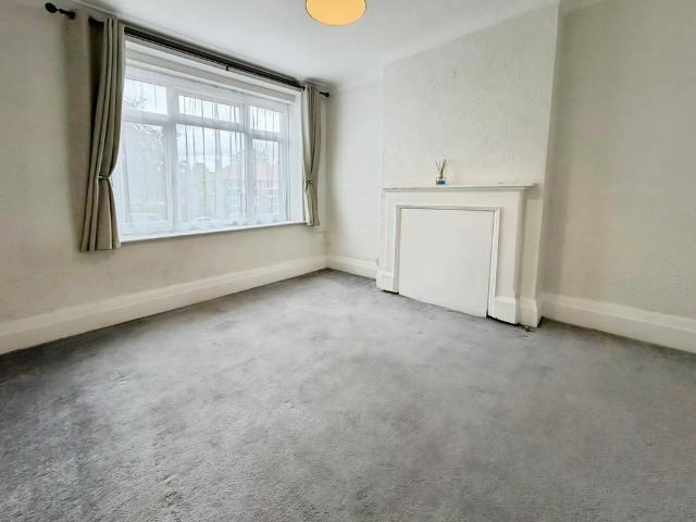 Flat for rent in London Borough of Lewisham, Greater London