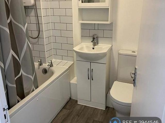 Flat for rent in Perryfields, West Sussex