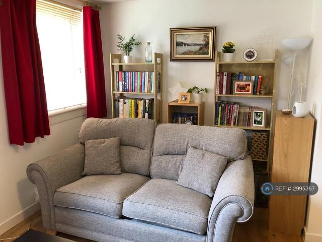 Flat for rent in East Craigs, Scotland