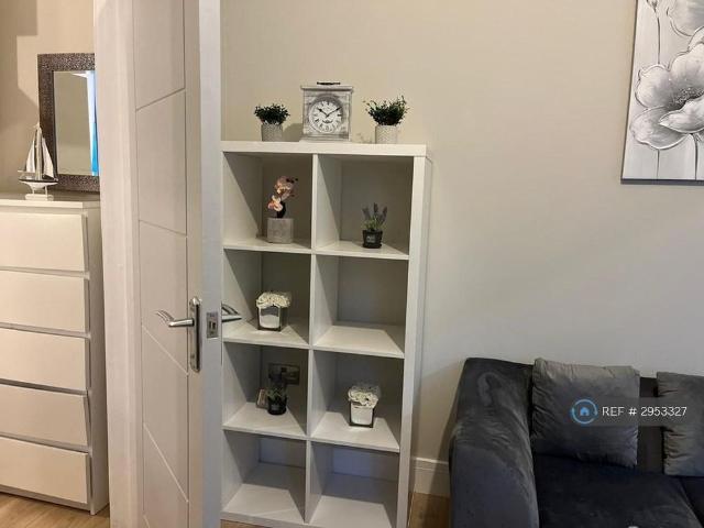 Apartment for rent in Alton Barnes, Essex