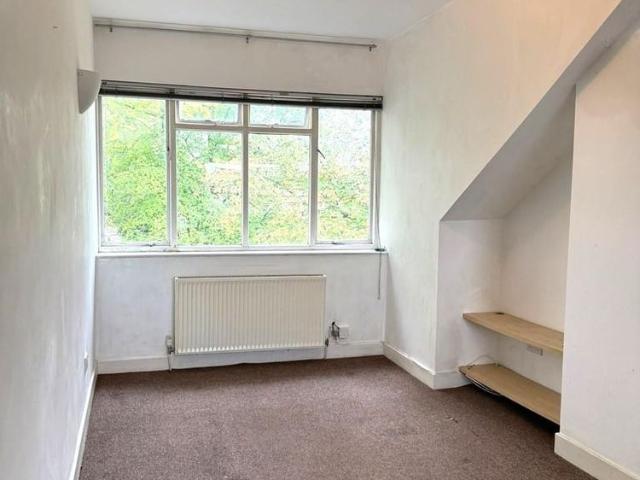 Apartment for rent in Chapeltown, West Yorkshire