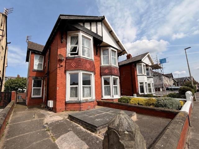Flat for rent in Squires Gate, Blackpool