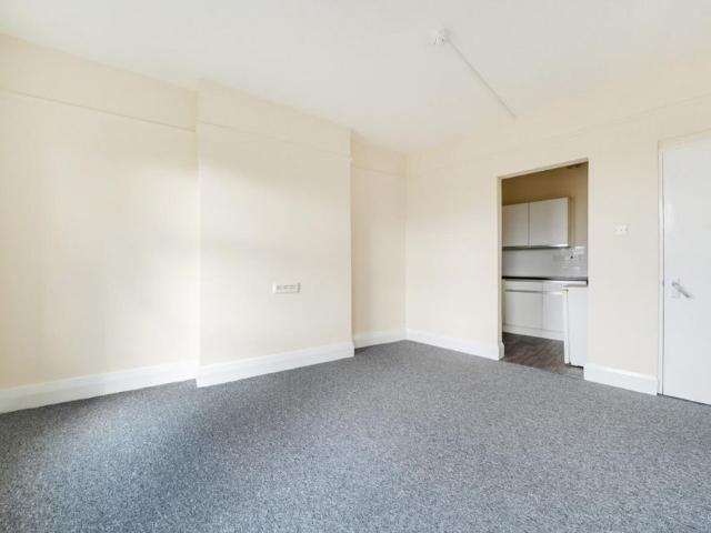 Apartment for rent in London Borough of Lewisham, Ladywell
