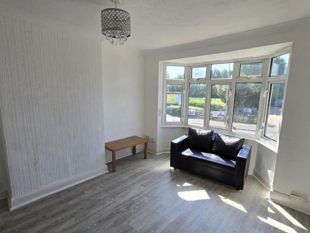 Apartment for rent in Collier Row, Greater London