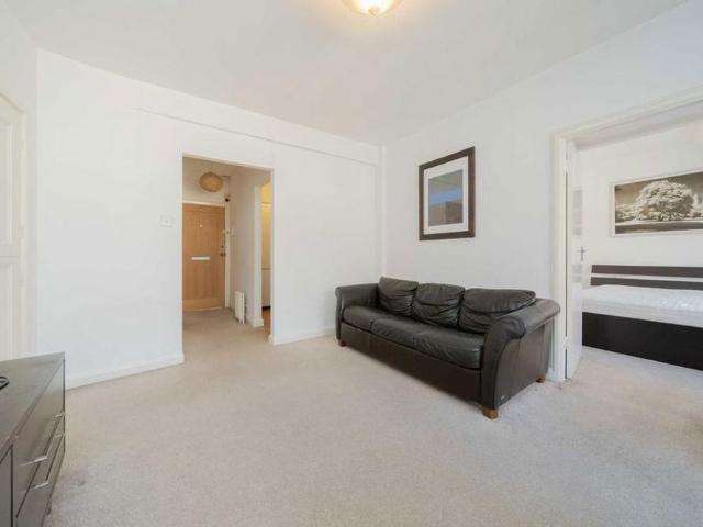 Apartment for rent in Westminster, Victoria